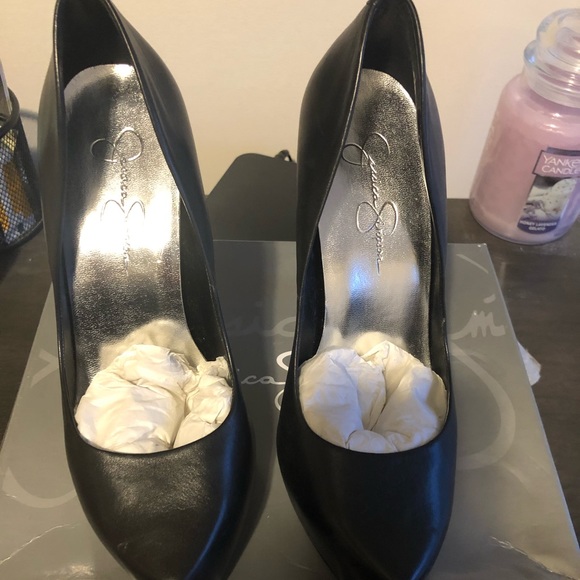 Shoes - Picture 4 of 6